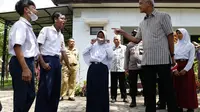 Gubernur Jawa Tengah Ganjar Pranowo, menyambangi Sekolah Pendidikan Khusus (SPKh) Negeri Karanganyar, Kabupaten Kebumen.  (Istimewa)