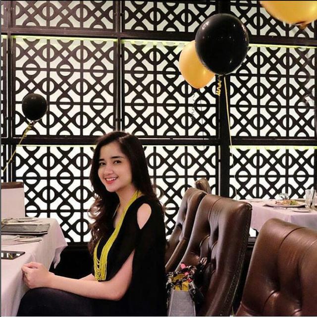 Viral Zaman Friendster dan FB, Ini 6 Potret Transformasi 'Cewek Cantik' Tirani Dwitasari