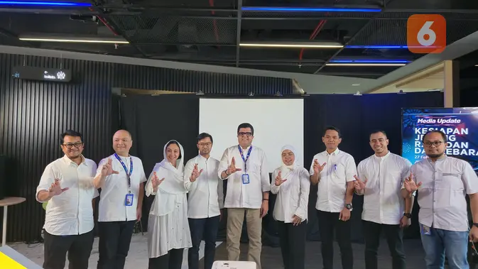 Dalam konferensi pers kesiapan jaringan menyambut Ramadan dan Idul Fitri, XL Axiata memprediksi terjadinya peningkatan trafik hingga 20 persen dibandingkan hari normal pada momen ini. Sejumlah hal pun dipersiapkan agar bisa melayani 58,8 juta pelanggannya dengan baik (Liputan6.com/ Agustin Setyo Wardani)