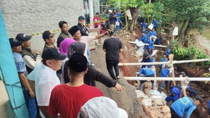 Pemkot Jakbar Turun Tangan Atasi Longsor Kembangan