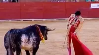 Matador berusia 29 tahun itu dinyatakan tewas oleh dokter bedah di lokasi, setelah tergores tanduk banteng di bagian paha dan dada.