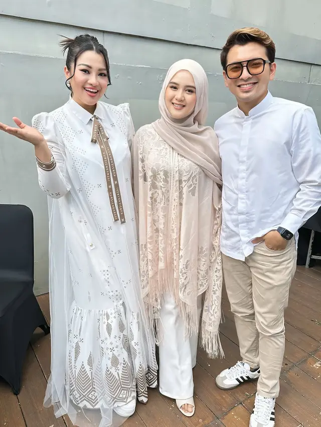 7 Potret Tamu Artis di Acara Mitoni Istri Danang DA, Ada Ayu Ting Ting hingga Tiara Andini!
