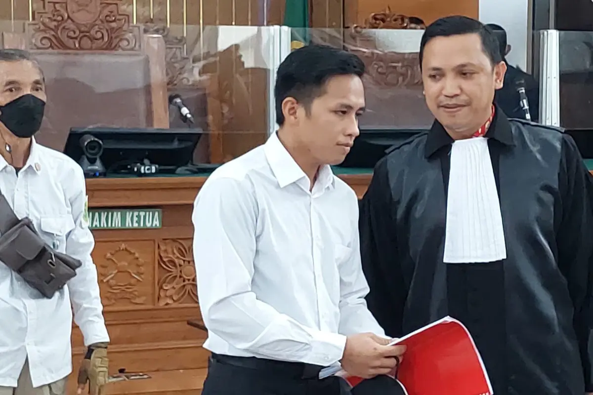 Richard Eliezer Pudihang Lumiu atau Bharada E saat menjalai sidang perdananya pada Selasa (18/10/2022) di Pengadilan Negeri Jakarta Selatan (PN Jaksel).