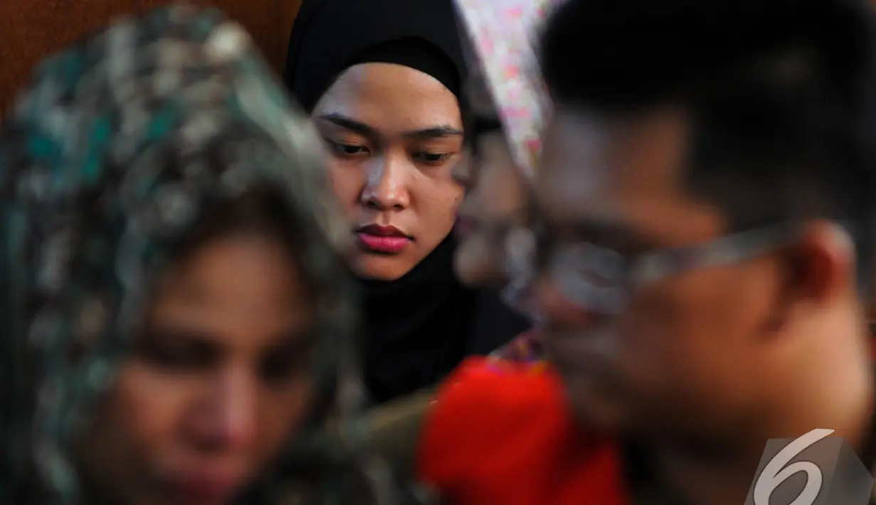 Terdakwa dari kasus pembunuhan Ade Sara saat menghadiri sidang lanjutan di Pengadilan Negeri Jakarta Pusat, Selasa (18/11/2014). (Liputan6.com/Faisal R Syam)