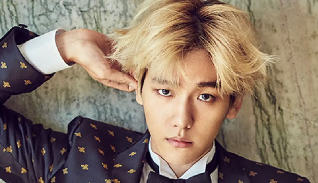 Pada tweet terakhir, Baekhyun pun berpamitan untuk tidur. Baekhyun pun mengunggah sebuah video yang memperlihatkan ia sedang melambaikan tangan. (Foto: Soompi.com)