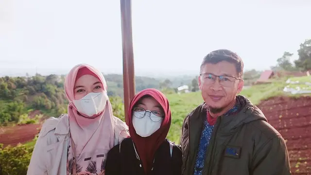 6 Potret Kebersamaan Aa Gym dan Putri Sulungnya, Penuh Kehangatan