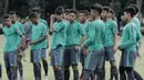 Pemain Timnas U-16 saat latihan di Lapangan Atang Soetrisna, Cijantung, Jakarta, Selasa (20/2/2018). Pemusatan latihan tahap kedua ini dilakukan untuk persiapan turnamen Jenesys di Jepang. (Bola.com/M Iqbal Ichsan)