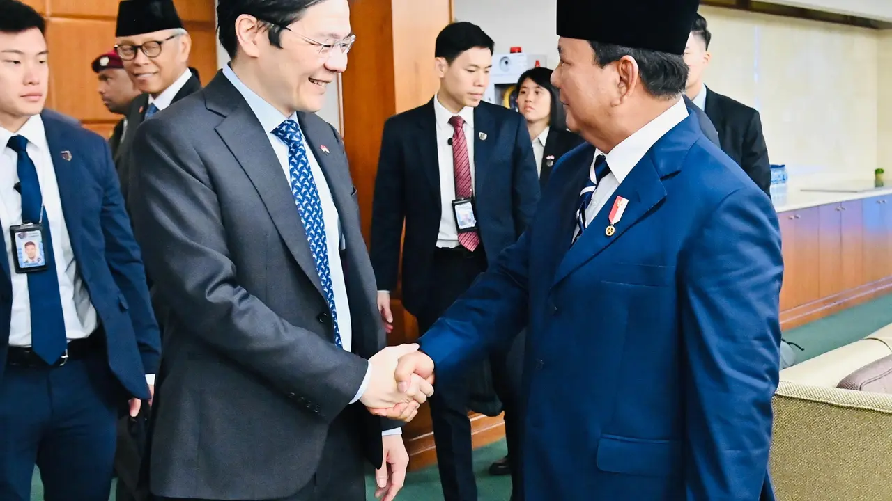 Presiden Prabowo Subianto melakukan pertemuan bilateral dengan Perdana Menteri (PM) Singapura, Lawrence Wong, Senin (16/6/2025).