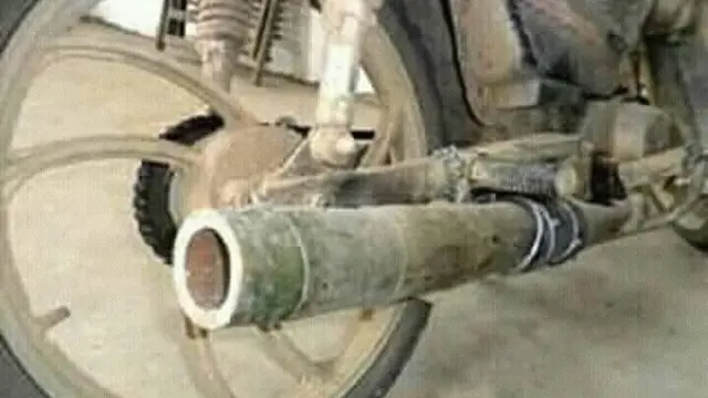 Kreatif tapi Kocak, Aksi Orang Betulin Barang Ini Bikin Kita Geleng-Geleng Kepala