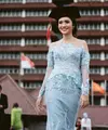 Bukan hanya cantik, Febby Rastanty kembali berhasil membuktikan prestasinya di bidang akademik. Beberapa hari lalu, Febby baru saja resmi menyandang gelar sebagai sarjana hukum di kampus impiannya. (Instagram/febbyrastanty)