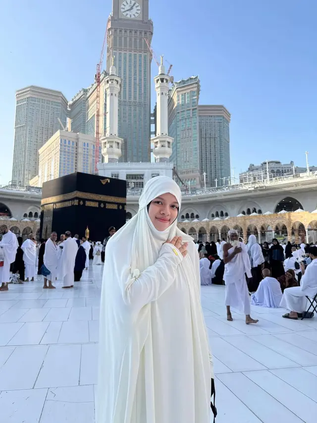 6 Potret Stylish Sajidah Halilintar di Sederet Momen, Visual Dipuji Copy Paste Geni Faruk Sang Mama  (instagram/sajidahhalilintar).