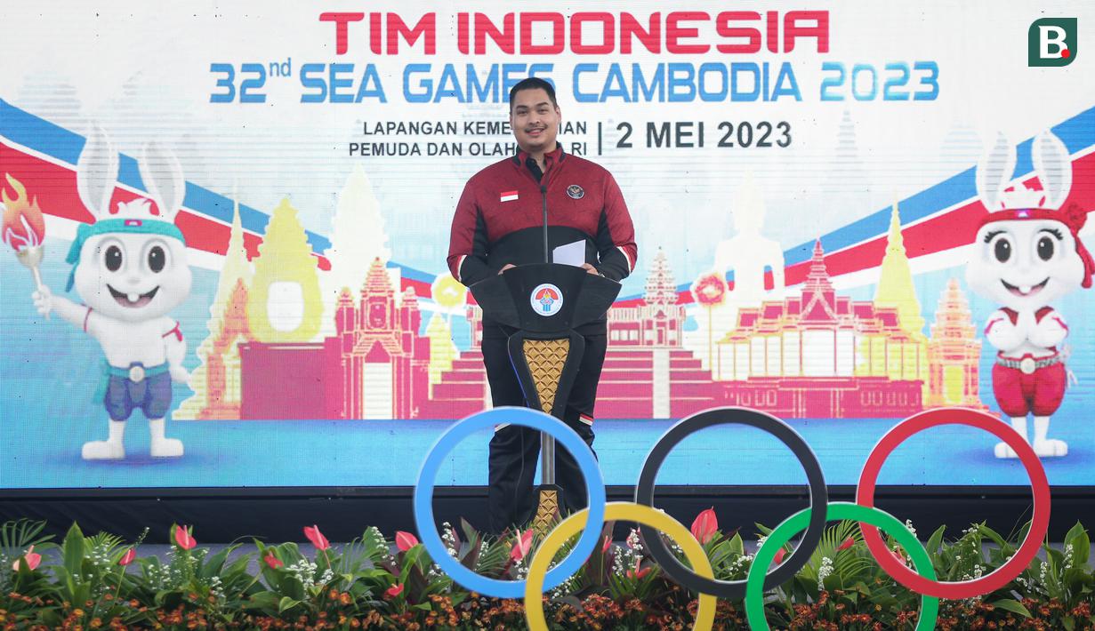 <p>Menteri Pemuda dan Olahraga Republik Indonesia, Ario Bimo Nandito Ariotedjo memberikan sambutan saat pengukuhkan kontingen Indonesia untuk SEA Games 2023 Kamboja yang berlangsung di Kantor Kemenpora, Senayan, Jakarta, Selasa (02/05/2023). Sebanyak 599 atlet akan tampil dalam 31 cabang olahraga. (Bola.com/Bagaskara Lazuardi)</p>