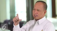 Menteri Riset Teknologi dan Perguruan Tinggi (Menristek Dikti) Mohamad Nasir saat melakukan kunjungan ke Liputan6.com, Jakarta, Kamis (21/7). (Liputan6.com/Herman Zakharia)
