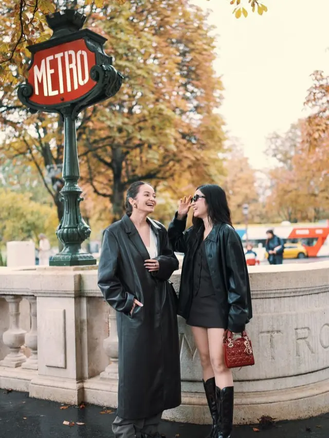 Gaya modis Febby Rastanty dan Enzy Storia di Paris. (credit:instagram.com/febbyrastanty)
