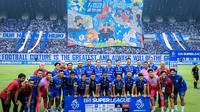 Persib Bandung sukses merengkuh gelar juara BRI Super League 2025/2026. Kepastian itu diraih setelah Maung Bandung bermain imbang tanpa gol kontra Persijap Jepara pada pekan ke-34. Bertanding di Stadion Gelora Bandung Lautan Api (GBLA), Bandung, Sabtu (23/5/2026) sore WIB. (Bola.com/Bagaskara Lazuardi)