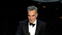Aktor Peraih 3 Oscar Daniel Day-Lewis Ulang Tahun ke-64, Ini 6 Film Terbaik Sang Legenda Hidup