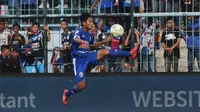 Pemain sayap Arema FC, Nasir pada laga melawan Persita Tangerang, Sabtu (26/1/2019). (Bola.com/Iwan Setiawan)