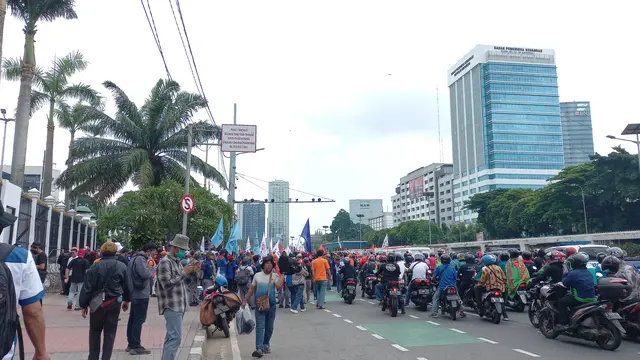 Demo  BBM di Gedung DPR RI