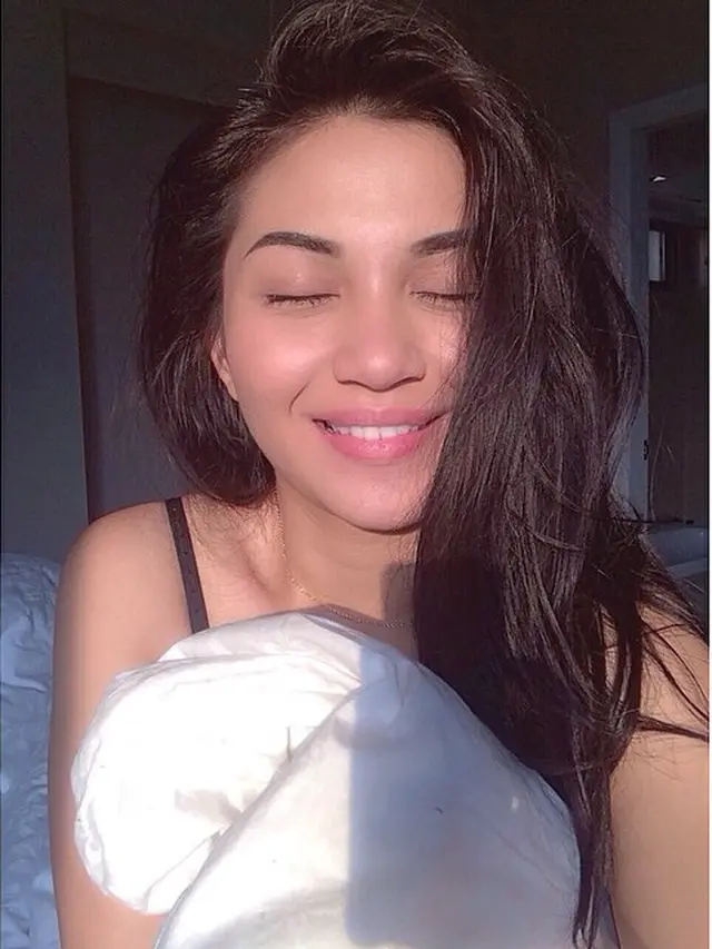 6 Potret Ariel Tatum Tanpa Makeup, Ingatkan Wanita Tiada Tolok Ukur Tentang Kecantikan