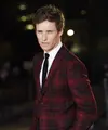 Aktor Eddie Redmayne menjadi pemeran utama di film ‘Fantastic Beasts and Where to Find Them’. Ia melakoni peran sebagai Newt Scamander, seorang ‘magizoologist’ yang juga muncul dalam film ‘Harry Potter’. (Bintang/EPA)