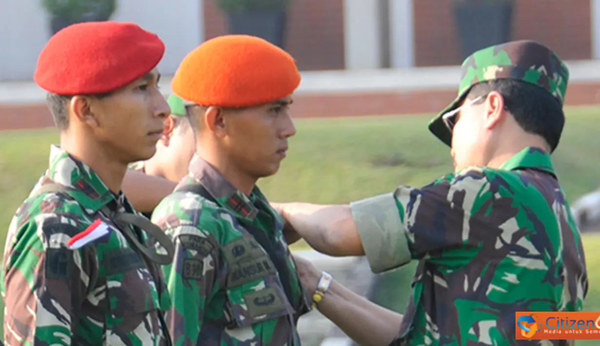 Citizen6, JakartaTimur: Kasum TNI Marsekal Madya TNI Daryatmo, secara resmi membuka latihan Gultor TNI ke-7 2012, di Lapangan Ahmad Kirang Sat-81 Cijantung, Jakarta Timur, Kamis (11/10). (Pengirim: Badarudin Bakri).