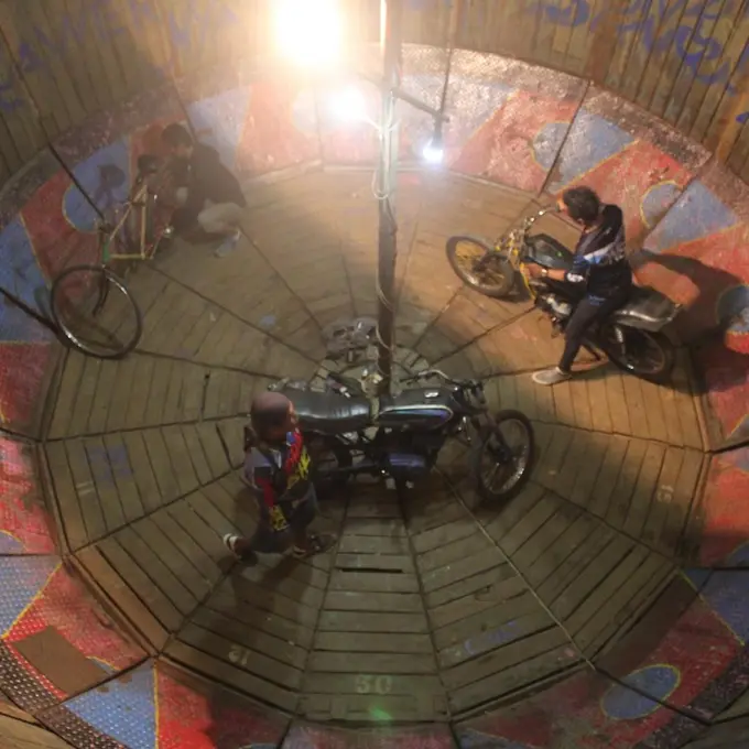 11 Potret Ekstrem Tong Setan, Para Joki Seperti Lupa Rasanya Ketakutan