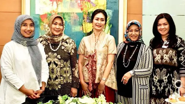 Jenny Rachman bersama pengurus IWABRI