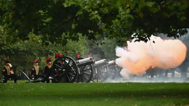 Tembakan Meriam Tandai Proklamasi Raja Charles III
