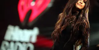 Selena Gomez memang sudah terkenal akan kualitas vokal dan penampilannya yang selalu memukau banyak publik. Mantan kekasih Justin Bieber ini memiliki ciri khas pada tubuh mungilnya nan seksi. (AFP/Bintang.com)