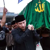 Ayahanda komedian Denny Cagur, Rodjali bin Toto, telah meninggal dunia pada Sabtu (8/8/2015) dini hari. Almarhum meninggal dunia karena sakit, di Rumah Sakit Sentra Medika pada pukul 01.56 dini hari tadi. (Deki Prayoga/Bintang.com)