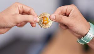 Ilustrasi Transaksi Bitcoin (Source: freepik.com)