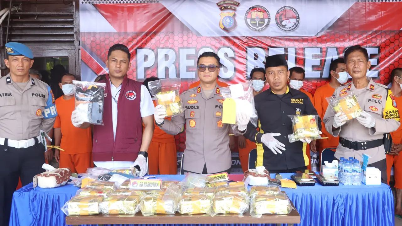 Konferensi pers pengungkapan peredaran 21,8 kilogram sabu oleh Polres Indragiri Hilir.