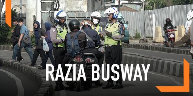 VIDEO: Razia Busway, Puluhan Motor Ditangkap
