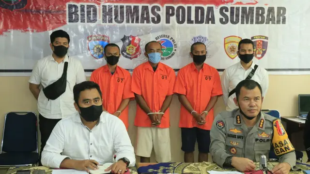 Polda Sumbar merilis kasus penambangan emas illegal di Kabupaten Solok selatan.