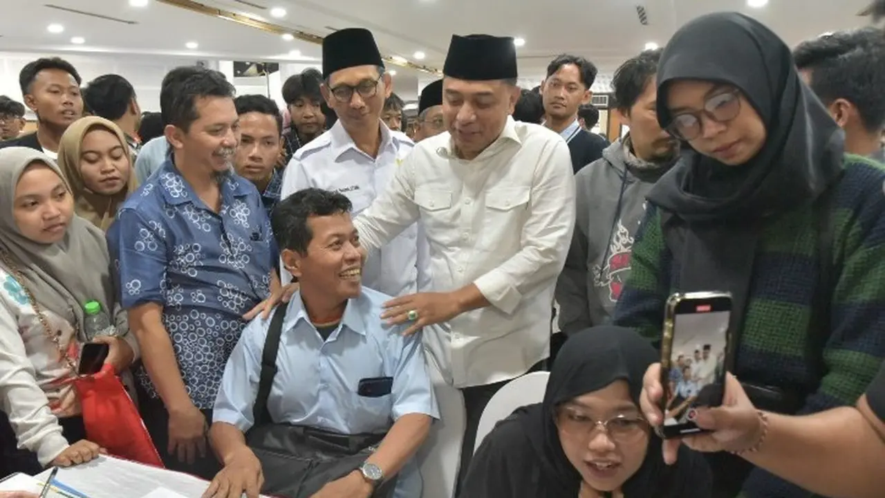 Eri Cahyadi menegaskan biaya tebus ijazah yang diberikan selama ini, bukan berasal dari dirinya atau Pemkot. Tetapi, dari zakat para ASN. (Istimewa)