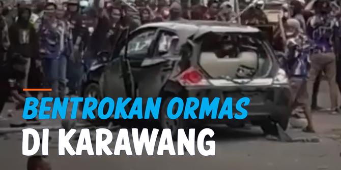 VIDEO: Suasana Mencekam Bentrokan Antar Ormas di Karawang, Dua Orang Terluka