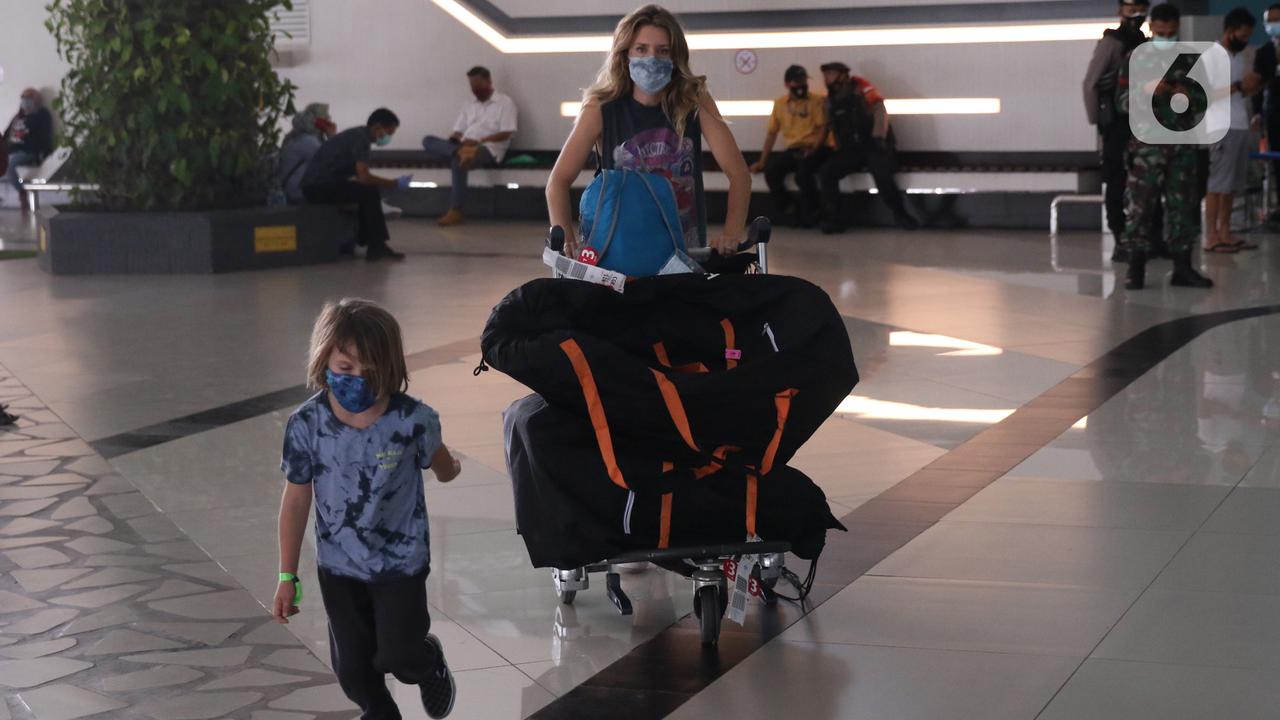 Larangan WNA Masuk Indonesia