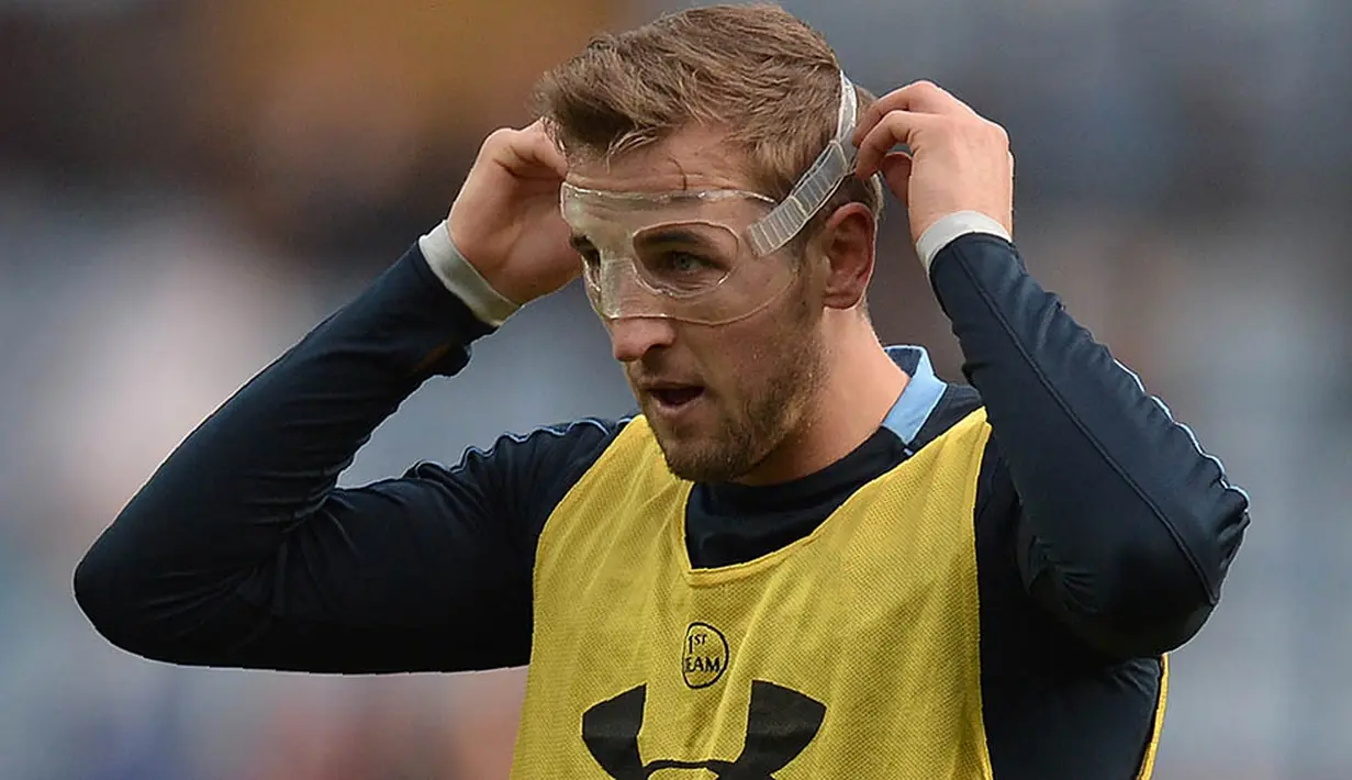 2. Harry Kane, 24 gol yang dicetak striker Tottenham musim ini membuatnya menjadi incaran klub-klub besar Eropa. Menurut kabar London Evening Standard, striker 22 tahun itu kemungkinan besar merapat ke Madrid atau Munchen. (AFP/Oli Scarff) 