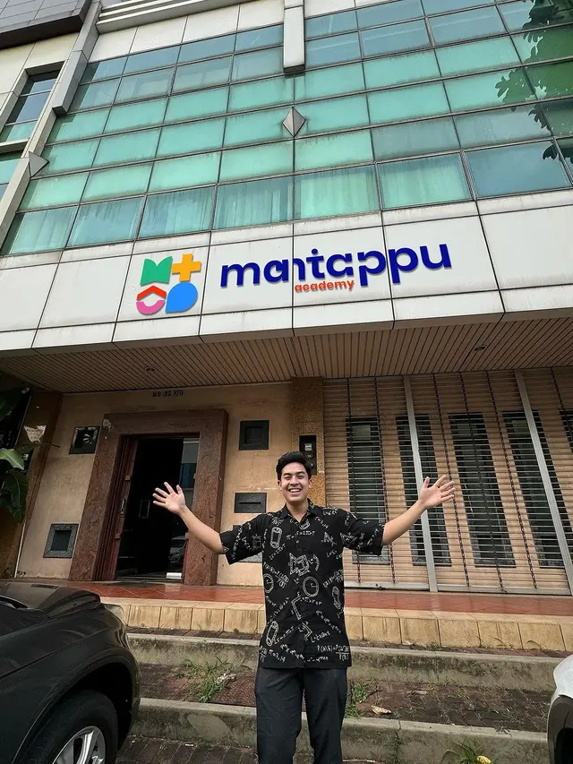 9 Potret Gedung Kantor Bimbel Jerome Polin, Jadi Impian yang Terwujud