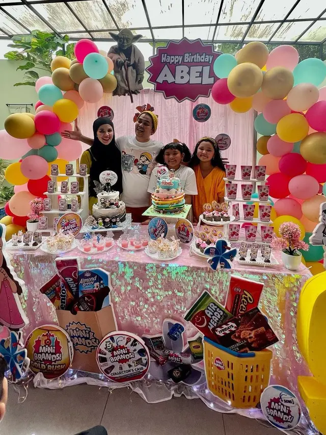 Perayaan ultah Indra Bekti ke-45 bersamaan dengan sang putri kedua Amabell (Foto: IG indrabekti)