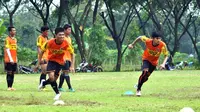 Tim PON Jateng meminta tim DKI Jakarta memberikan bukti atas tuduhan penggunaan pemain tak sah di Grup A PON 2016. (Bola.com/Romi Syahputra)