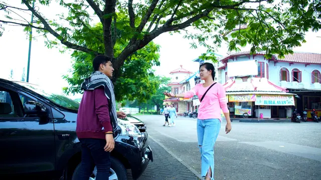 Mbak Angkot Berkalung Sorban