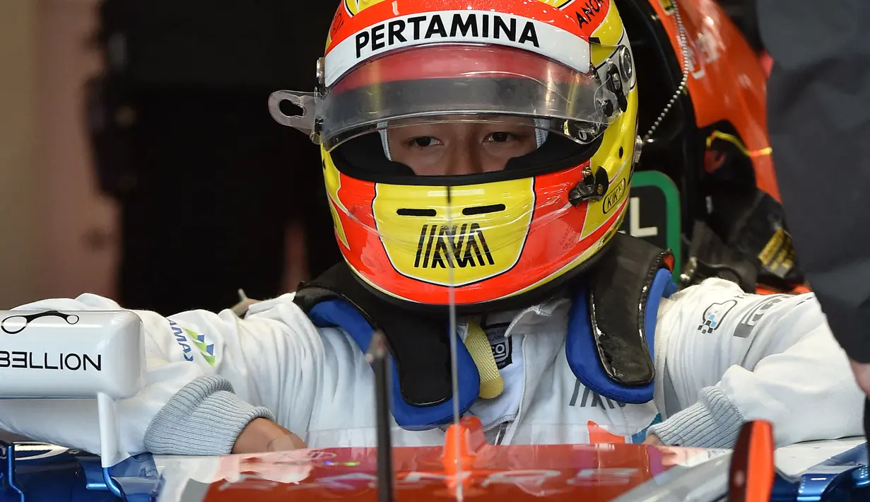 Hal tersebut memaksa debut Rio Haryanto di formula 1 berakhir lebih cepat. Ia dinyatakan tidak finis (DNF) pada Grand Prix Australia. (AFP/Paul Crock)