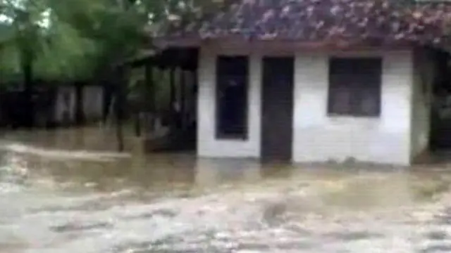 [VIDEO] Akses Pantura Terendam Banjir 50 Cm