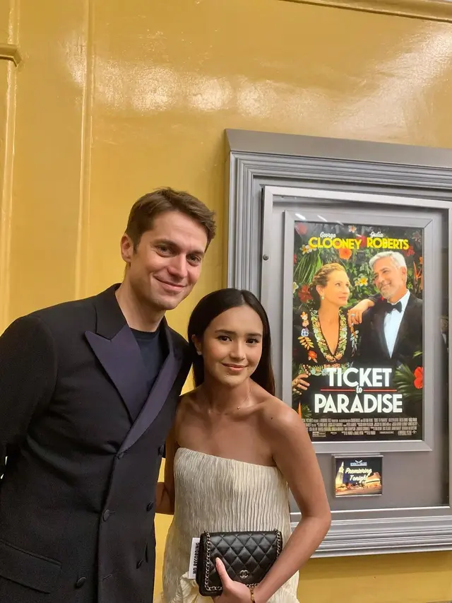 Penampilan Beby Tsabina di Premier Ticket to Paradise hingga Foto Bareng Julia Roberts