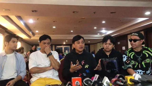 Hedi Yunus bersama manajemen Kahitna (ist)