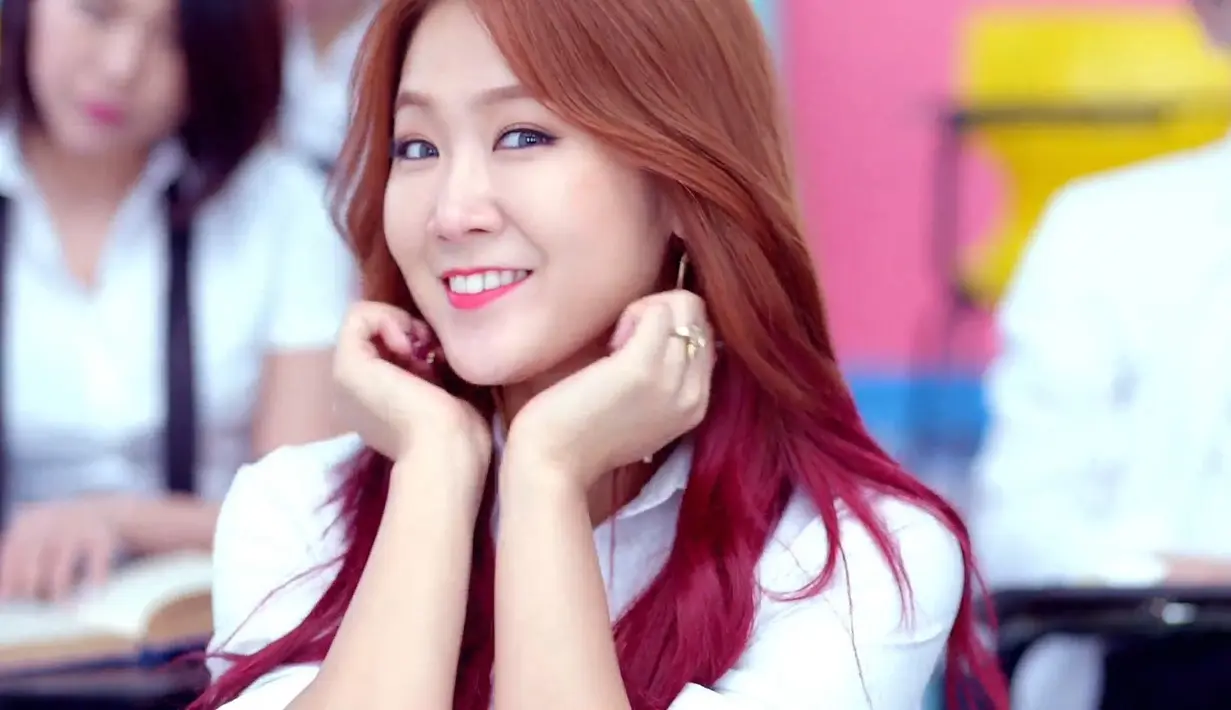 Sebagai seorang selebriti terkenal di Korea Selatan patut hukumnya untuk tampil sempurna didepan umum. Terlebih lagi penampilan fisik menjadi nilai tambahan sebagai sosok idola K-Pop yang selalu di gemari. (Koreaboo/Bintang.com)