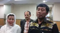 Bakal Calon Gubernur DKI Jakarta, Hasnaeni menemui Ketua DPD fraksi PPP Abraham Lunggana atau Lulung. (Liputan6.com/Delvira Chaerani Hutabarat)