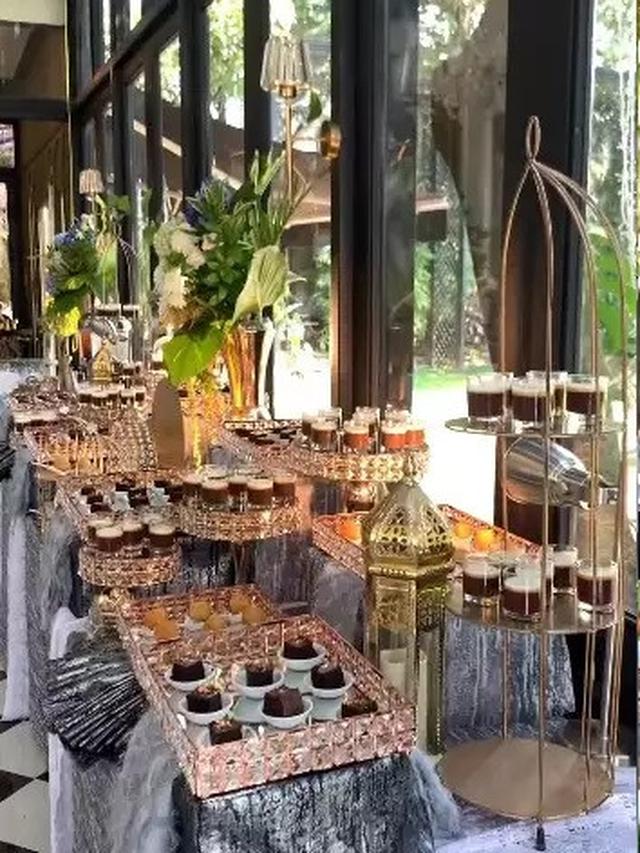7 Potret Hidangan yang Tersedia di Acara Pertunangan Thariq Halilintar dan Aaliyah Massaid, Bergaya Mewah dengan Konsep Buffet
