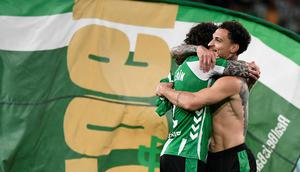 Real Betis sukses mengamankan satu tempat di Liga Champions musim depan setelah mengalahkan Elche dengan skor 2-1 di Estadio de La Cartuja pada Rabu (13/5/2026) dini hari WIB. (AFP/Cristina Quicler)